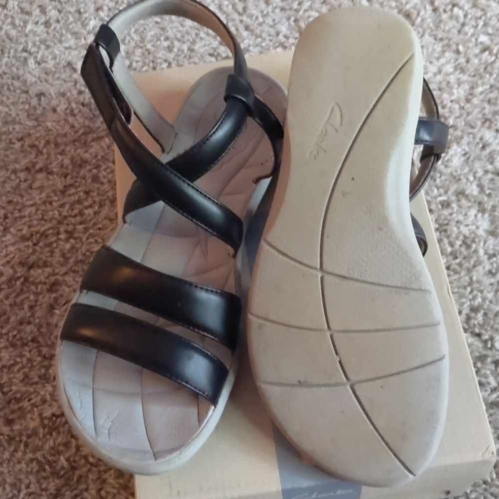 Women's Clark's cloud steppers size 8 - Picture 2 of 5